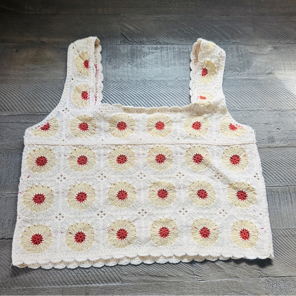 NWT Women’s Small | Rebellion Again | Crochet Flower Granny Square Crop Top Tank - Picture 9 of 9